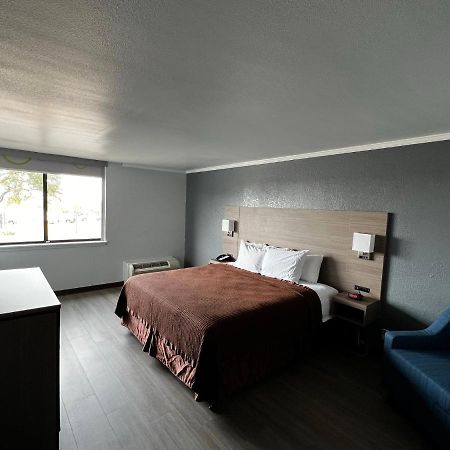 Super 8 By Wyndham Fort Worth Entertainment District Εξωτερικό φωτογραφία