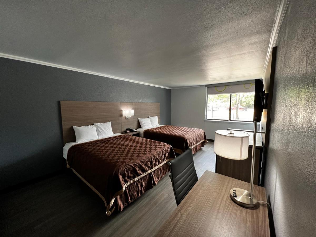 Super 8 By Wyndham Fort Worth Entertainment District Εξωτερικό φωτογραφία