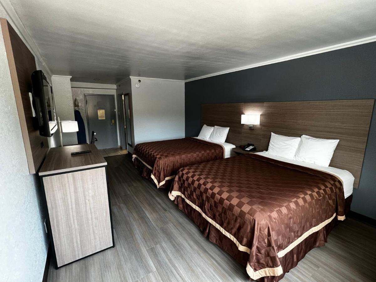 Super 8 By Wyndham Fort Worth Entertainment District Εξωτερικό φωτογραφία