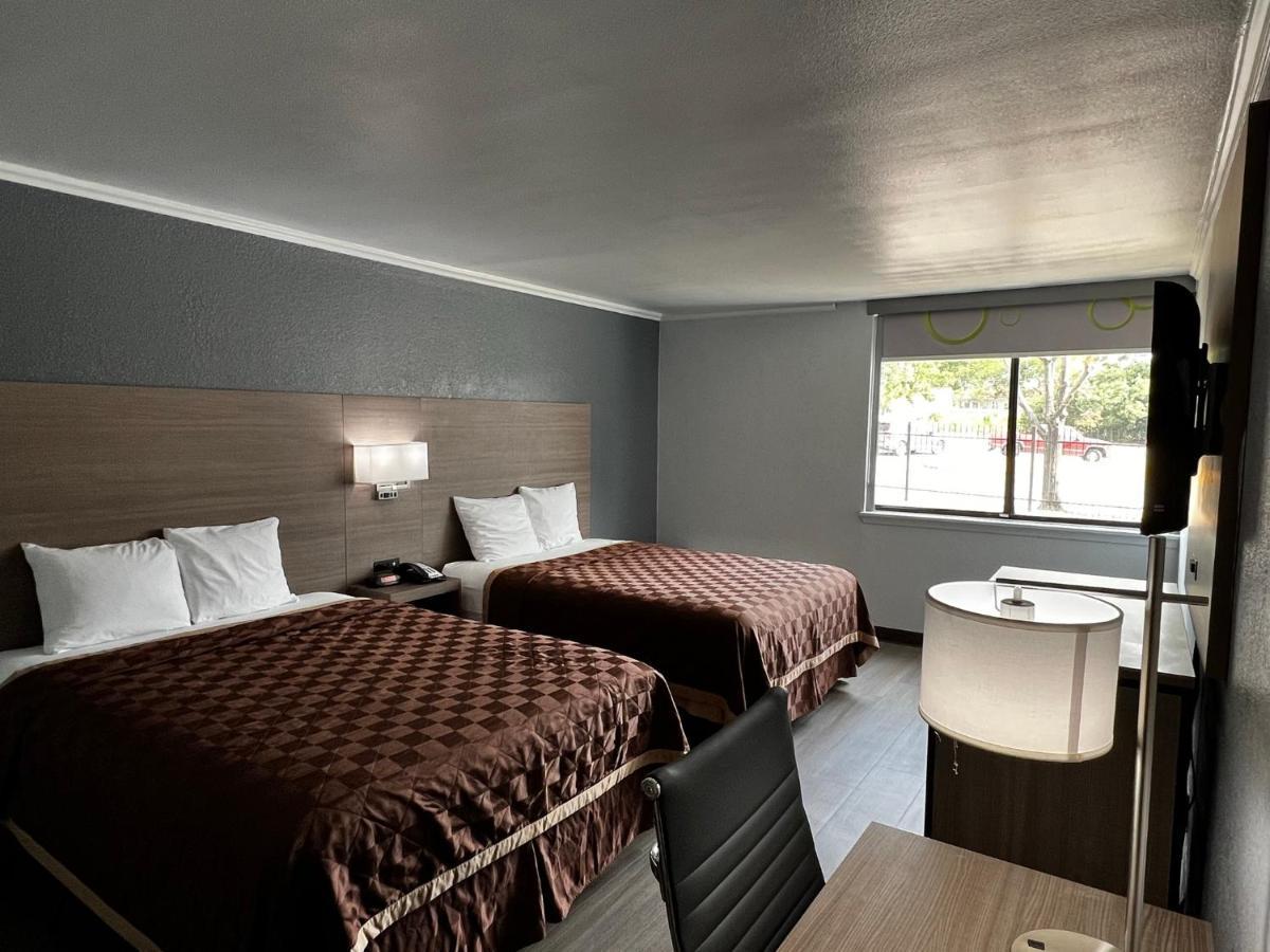 Super 8 By Wyndham Fort Worth Entertainment District Εξωτερικό φωτογραφία